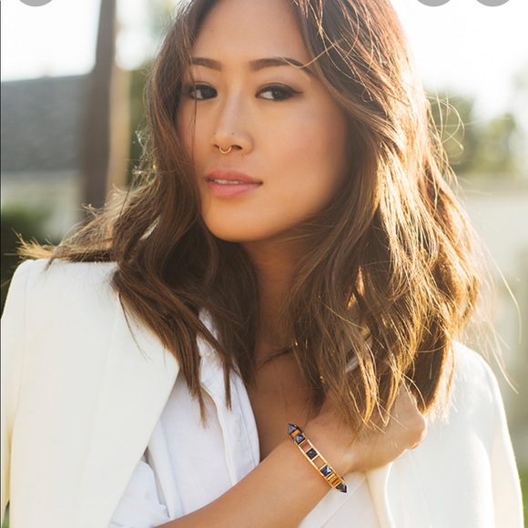 Song of Style howlite marble pyramid stud bangle bracelet white/gold - Picture 8 of 9